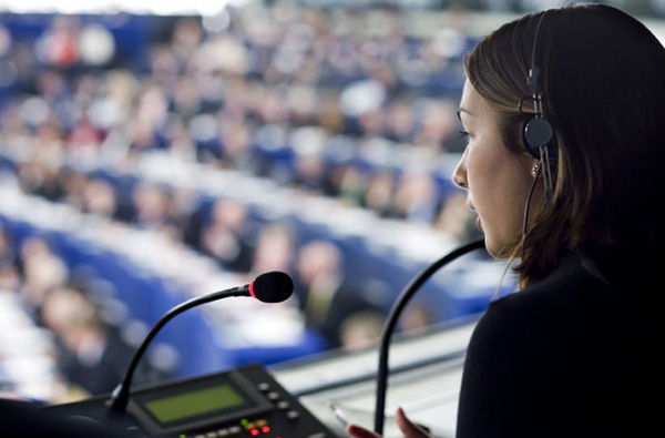 Cabin simultaneous interpreting